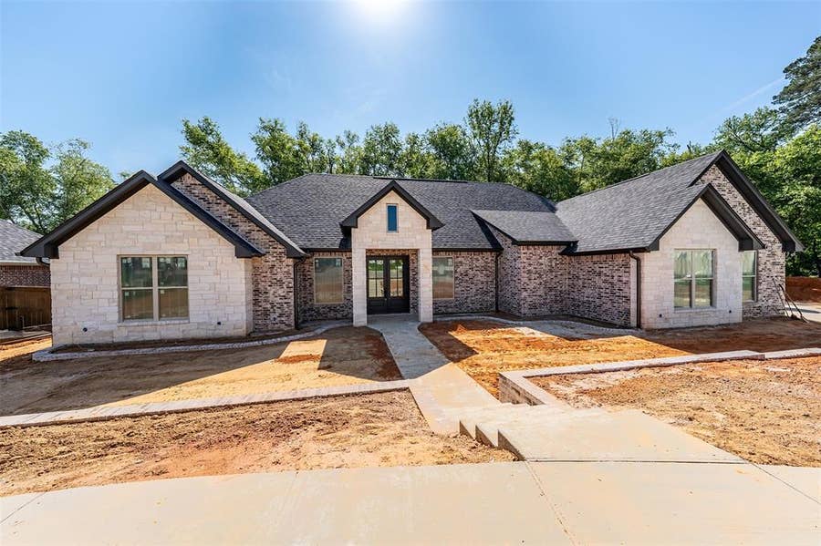 Property photo for 2546 Barton Creek Circle, Tyler, TX