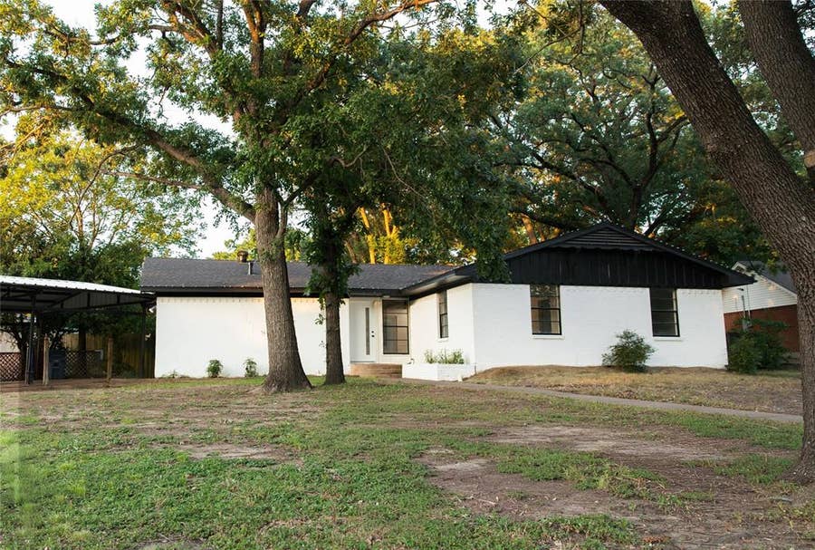 Property photo for 805 Lynn Court, Ennis, TX