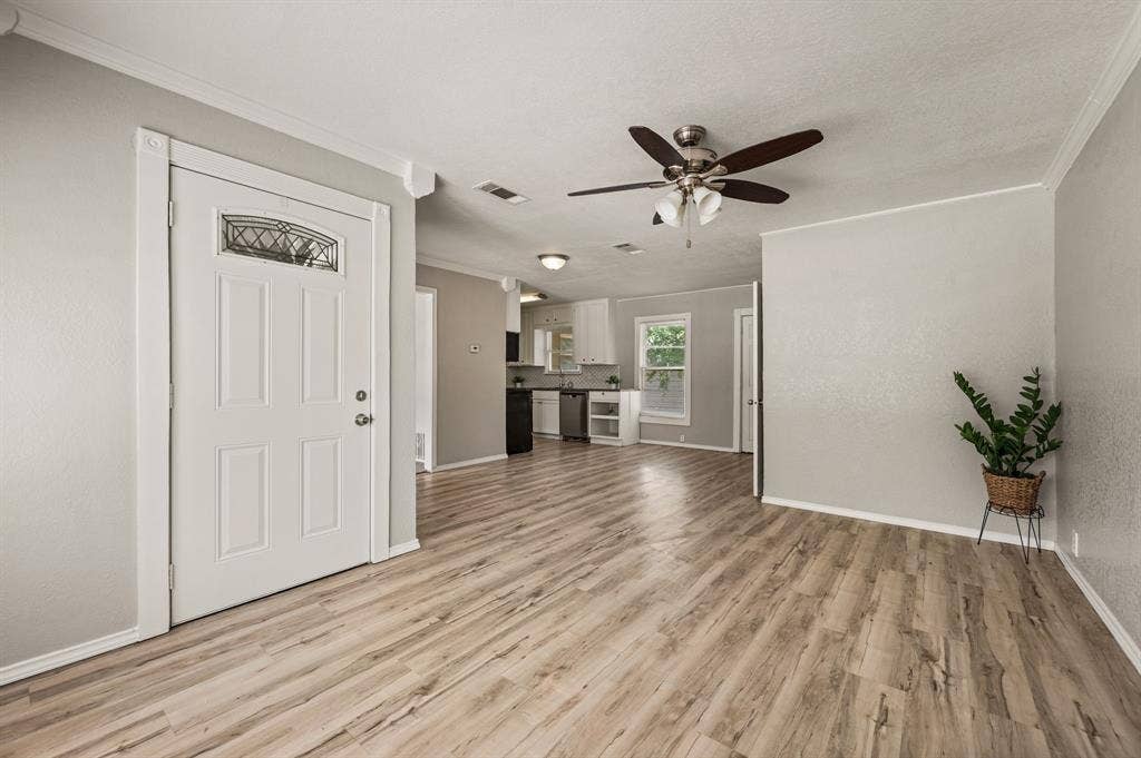 3501 Eastridge Drive, Haltom City, TX 76117 Front living room