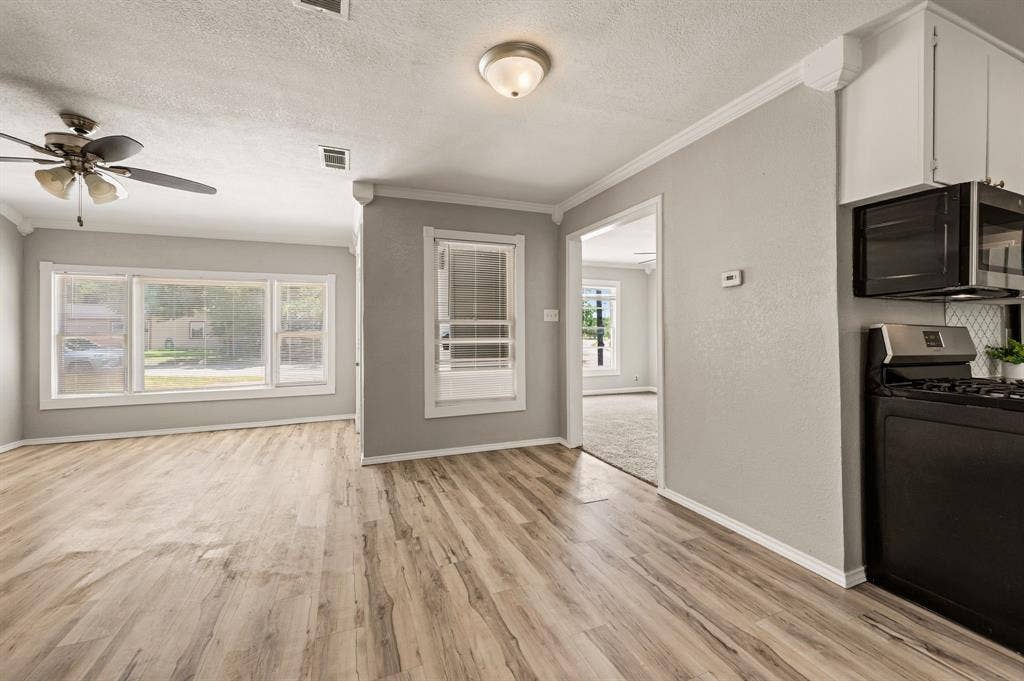 3501 Eastridge Drive, Haltom City, TX 76117 Front living room