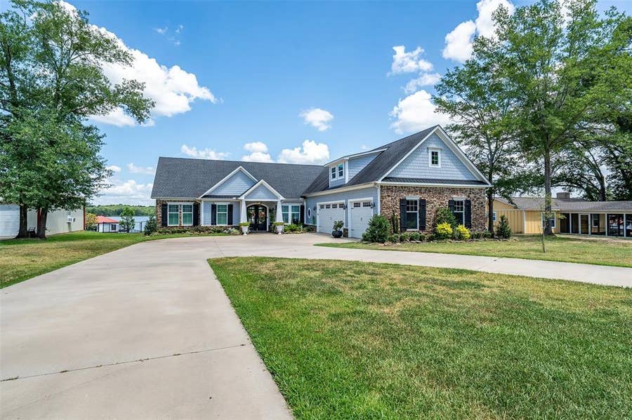 Property photo for 16241 Big Oak Bay Road, Tyler, TX