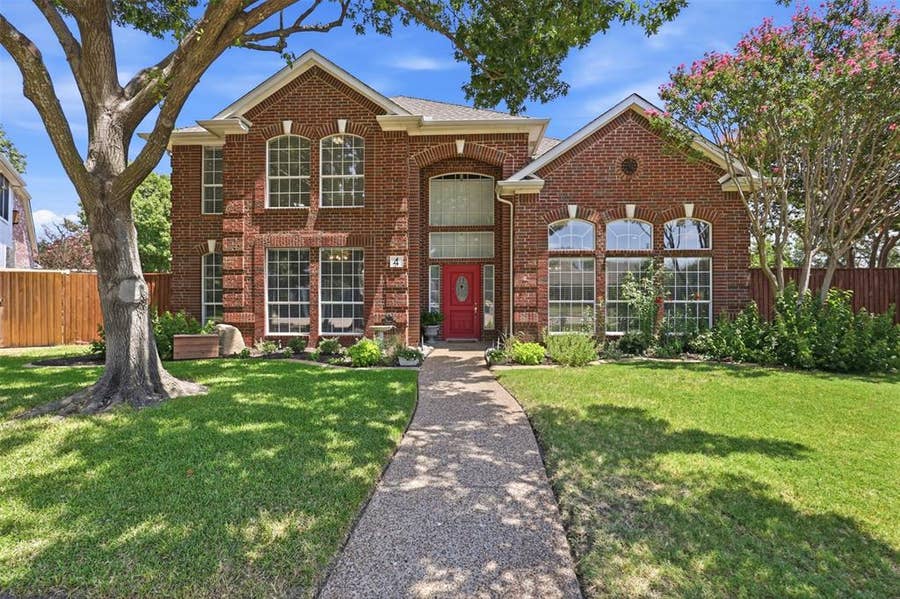 Property photo for 4 Fountain Gate Circle, Allen, TX