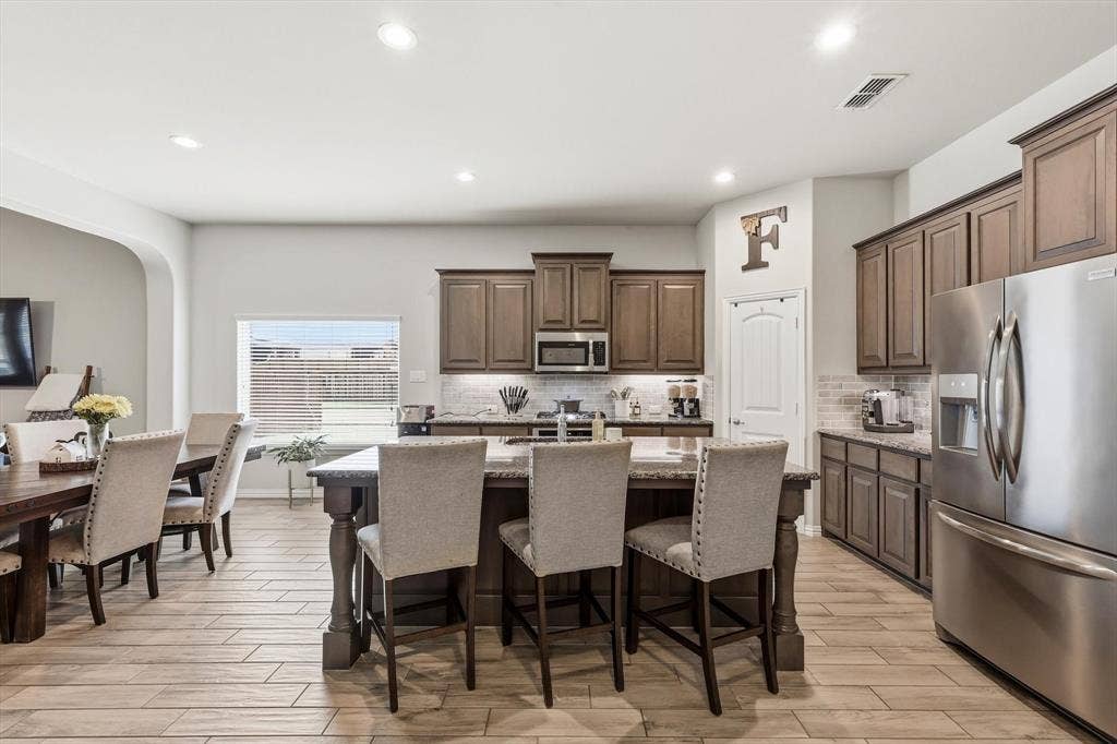 3033 Charing Cross Road, Midlothian, TX 76065