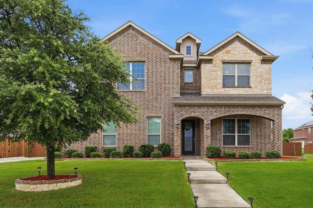 3033 Charing Cross Road, Midlothian, TX 76065