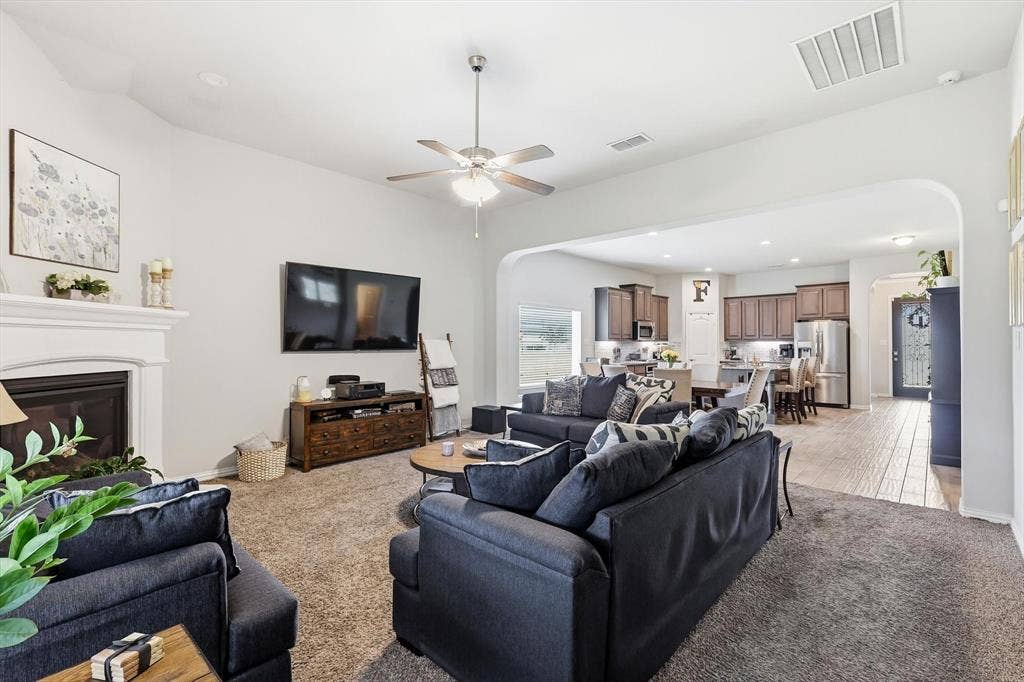 3033 Charing Cross Road, Midlothian, TX 76065