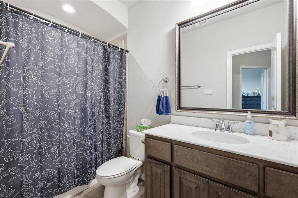 3033 Charing Cross Road, Midlothian, TX 76065