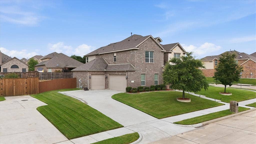 3033 Charing Cross Road, Midlothian, TX 76065