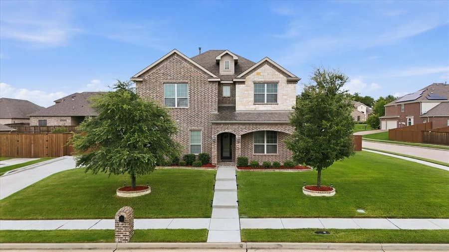 Property photo for 3033 Charing Cross Road, Midlothian, TX