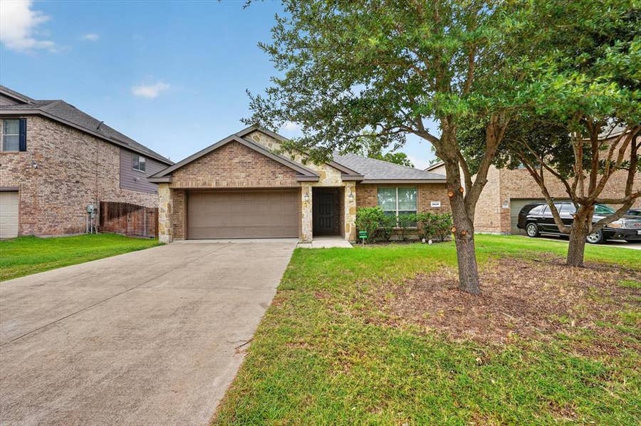 Property photo for 3015 Briarbrook Drive, Seagoville, TX
