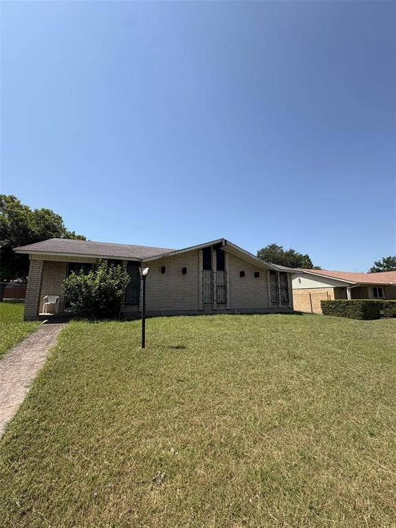 Property photo for 1306 Aldenwood Drive, Dallas, TX