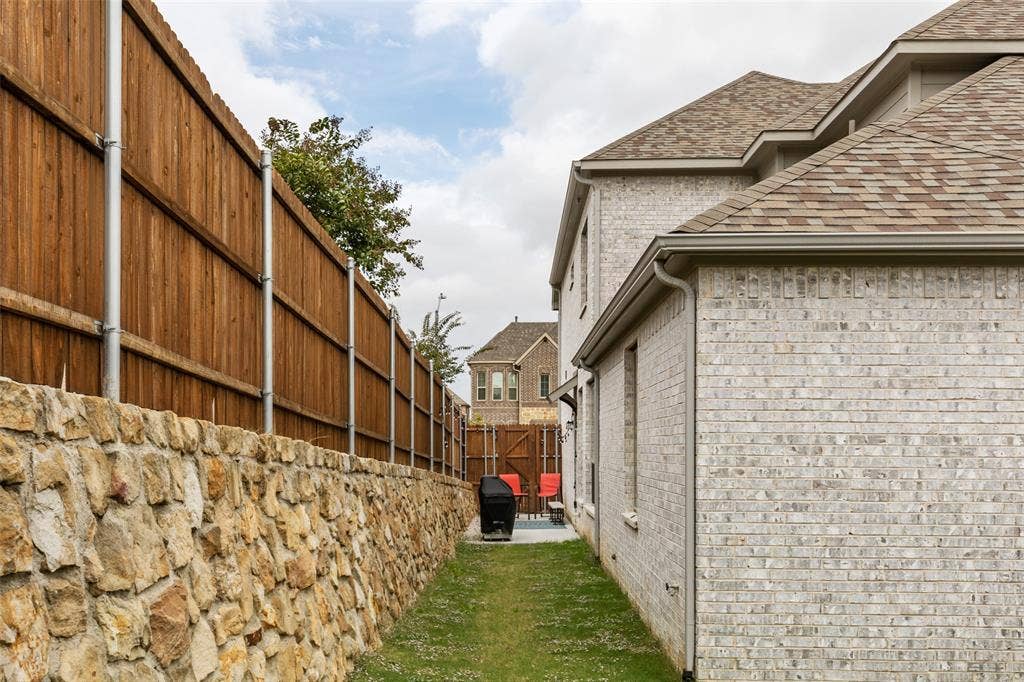 3614 Adriana Avenue, Irving, TX 75038 3614 Adriana Avenue, Irving, TX 75038