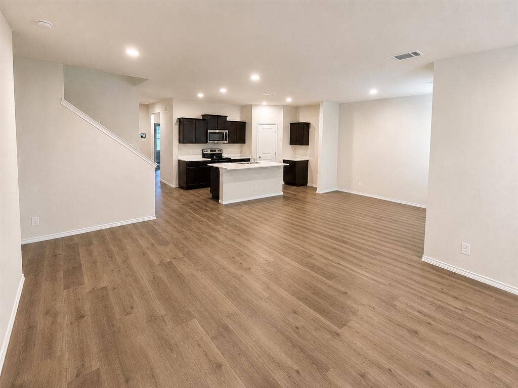 881 Newport Drive, Ferris, TX 75125 881 Newport Drive, Ferris, TX 75125