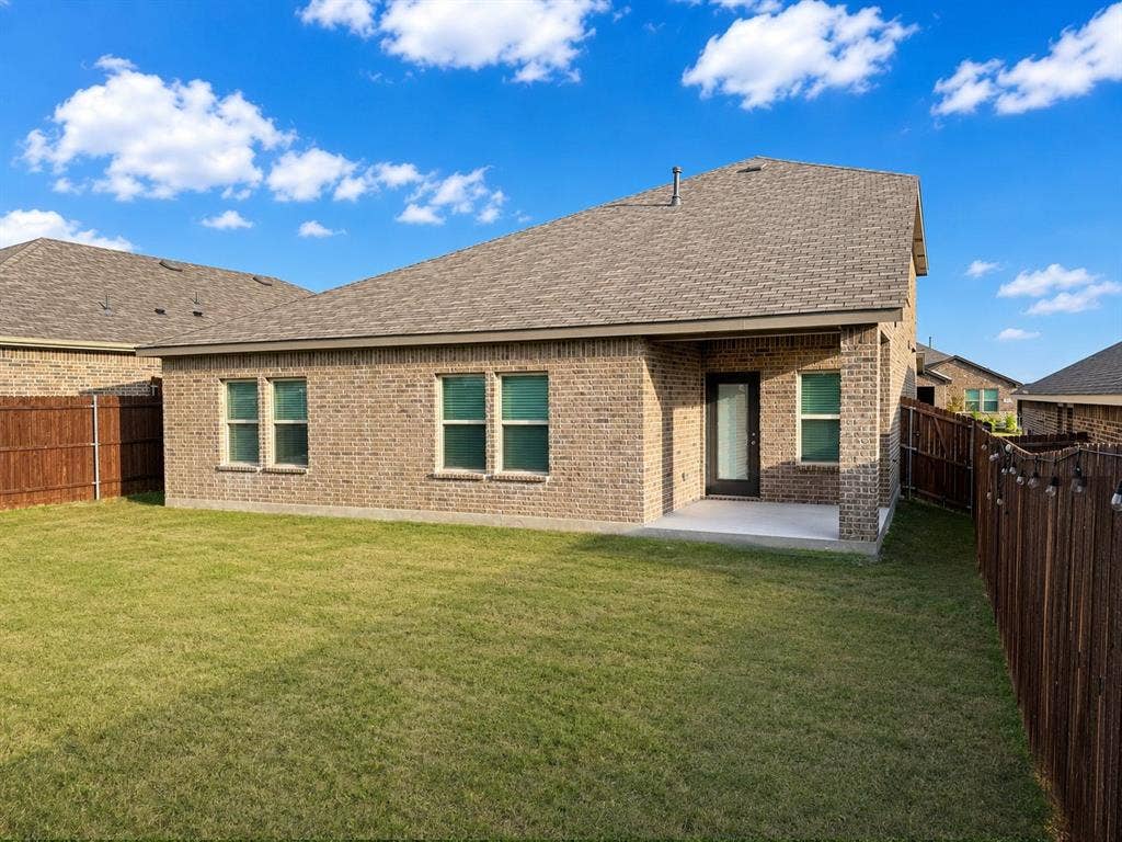 881 Newport Drive, Ferris, TX 75125 881 Newport Drive, Ferris, TX 75125