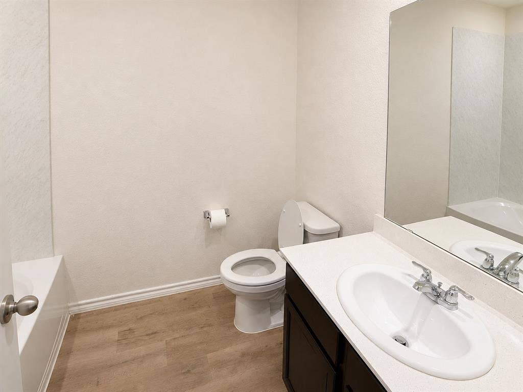 881 Newport Drive, Ferris, TX 75125 881 Newport Drive, Ferris, TX 75125