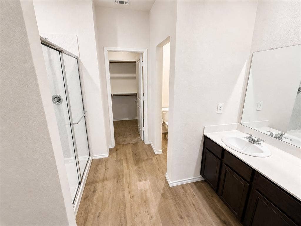 881 Newport Drive, Ferris, TX 75125 881 Newport Drive, Ferris, TX 75125