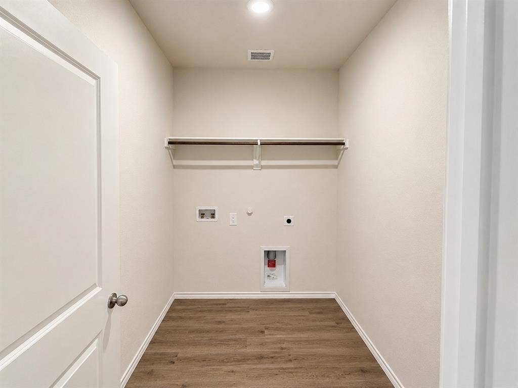 881 Newport Drive, Ferris, TX 75125 881 Newport Drive, Ferris, TX 75125