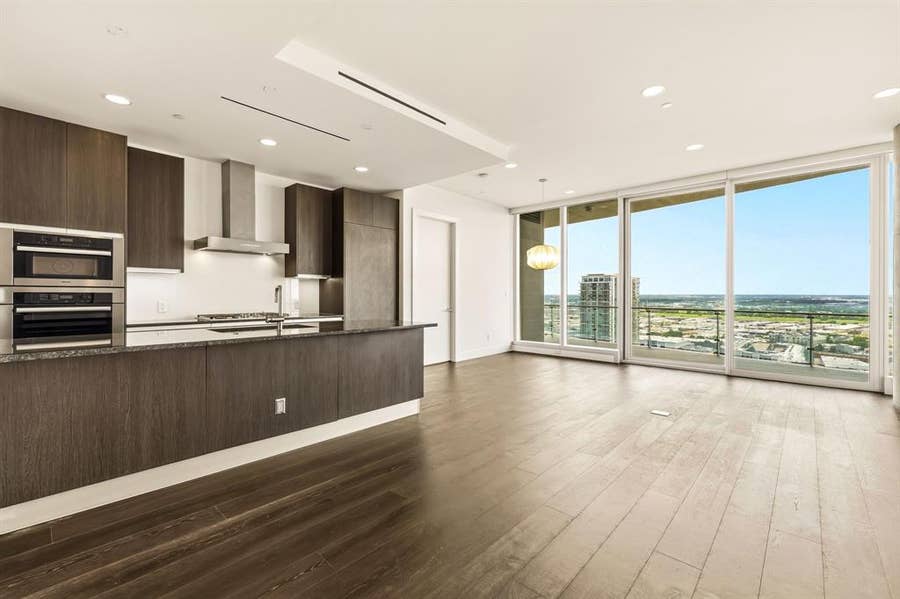Property photo for 3130 N Harwood Street, #2102, Dallas, TX
