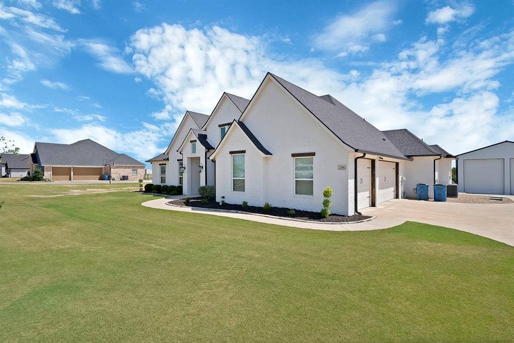 244 Harvard Lane, Springtown, TX 76082 244 Harvard Lane, Springtown, TX 76082