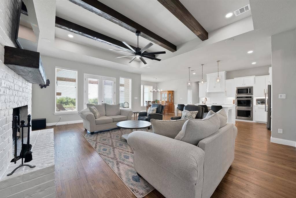244 Harvard Lane, Springtown, TX 76082 244 Harvard Lane, Springtown, TX 76082