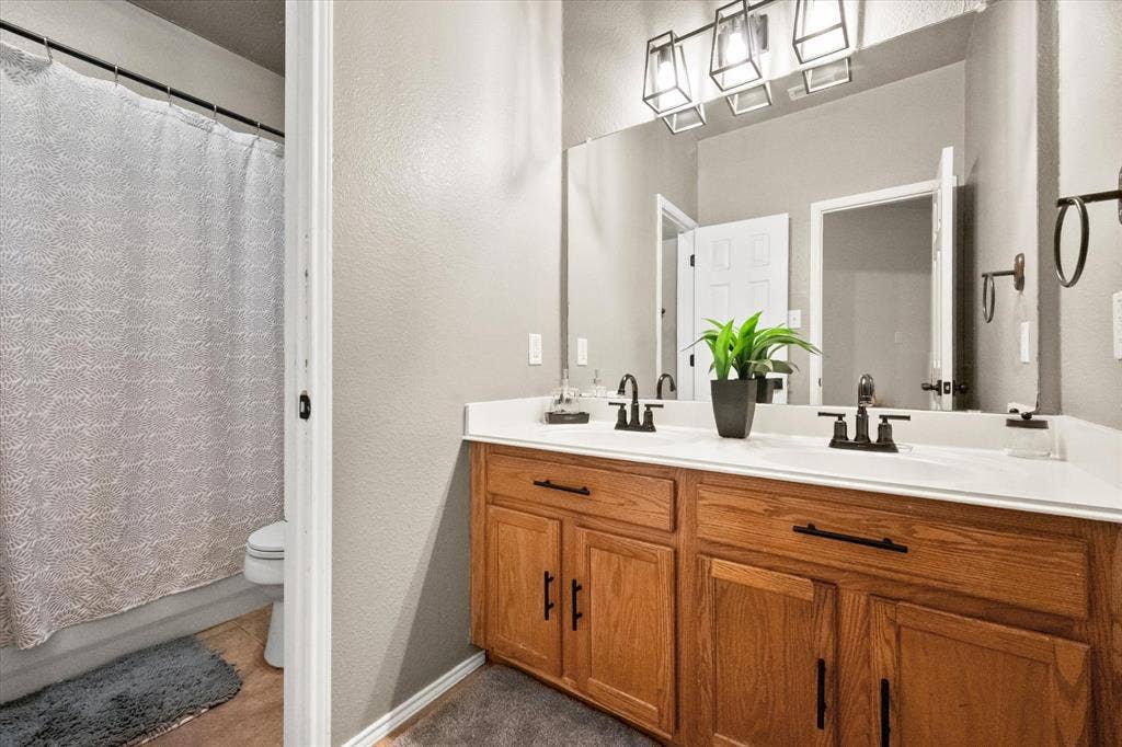 2930 Cheshire Way, Grand Prairie, TX 75052 2930 Cheshire Way, Grand Prairie, TX 75052