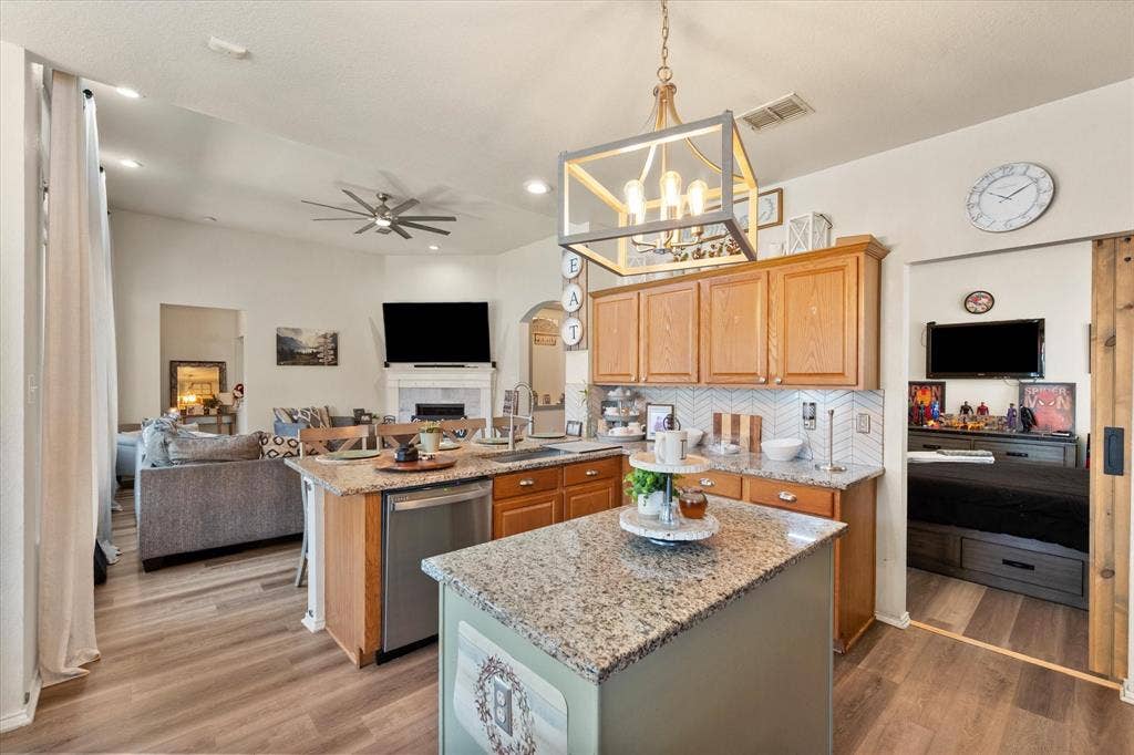 2930 Cheshire Way, Grand Prairie, TX 75052 2930 Cheshire Way, Grand Prairie, TX 75052