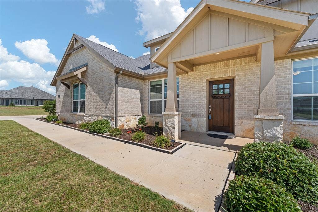 6304 Rustic Edge Street, Godley, TX 76044 6304 Rustic Edge Street, Godley, TX 76044