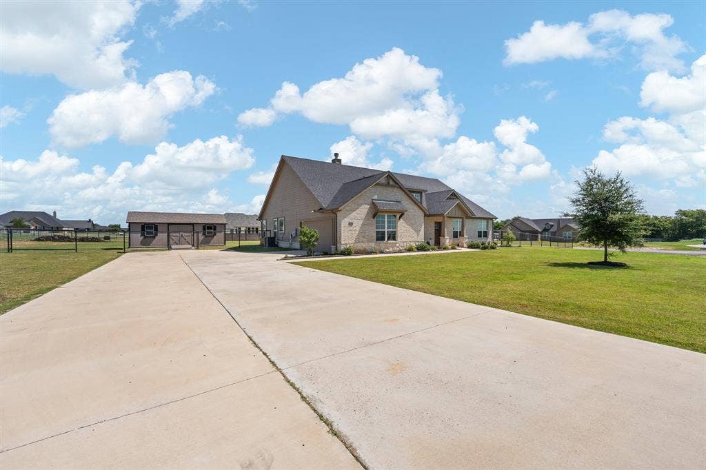 6304 Rustic Edge Street, Godley, TX 76044 6304 Rustic Edge Street, Godley, TX 76044