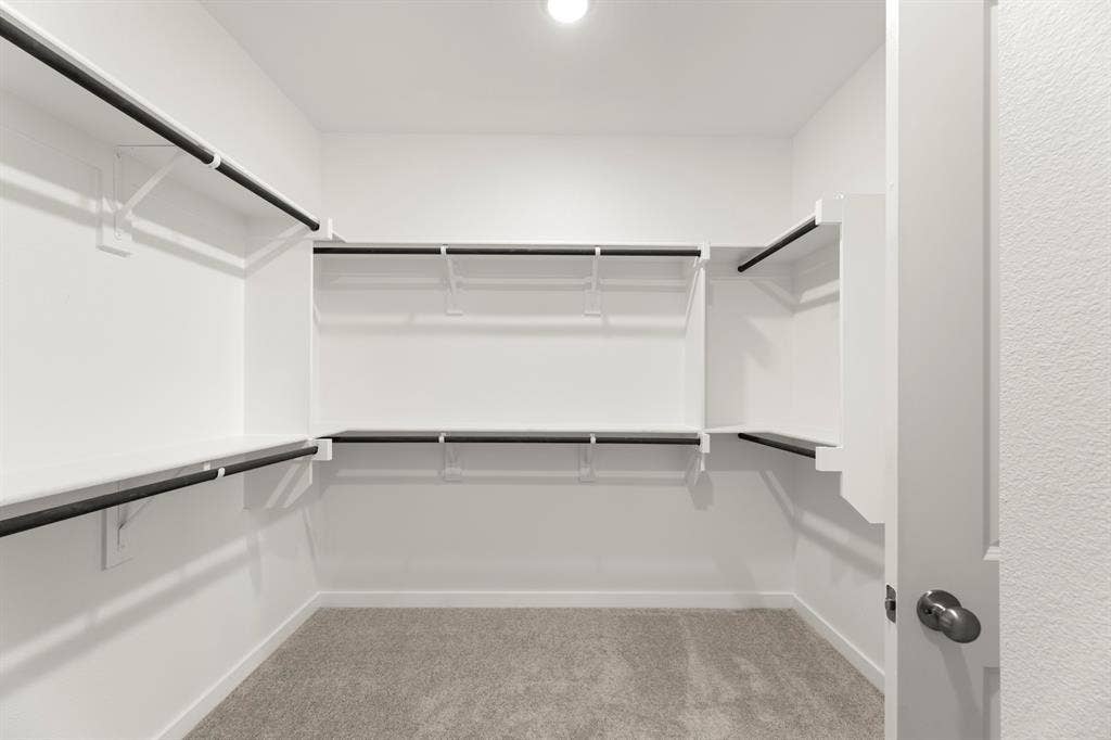 17. 3312 Red Hill - Closet