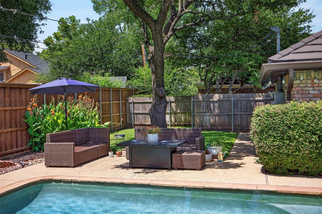 405 Charleston Court, Hurst, TX 76054 405 Charleston Court, Hurst, TX 76054