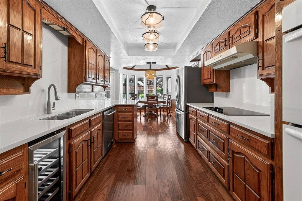 405 Charleston Court, Hurst, TX 76054 405 Charleston Court, Hurst, TX 76054