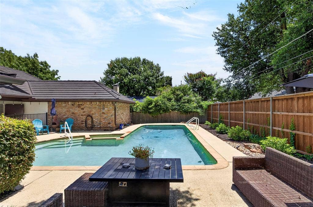 405 Charleston Court, Hurst, TX 76054 405 Charleston Court, Hurst, TX 76054
