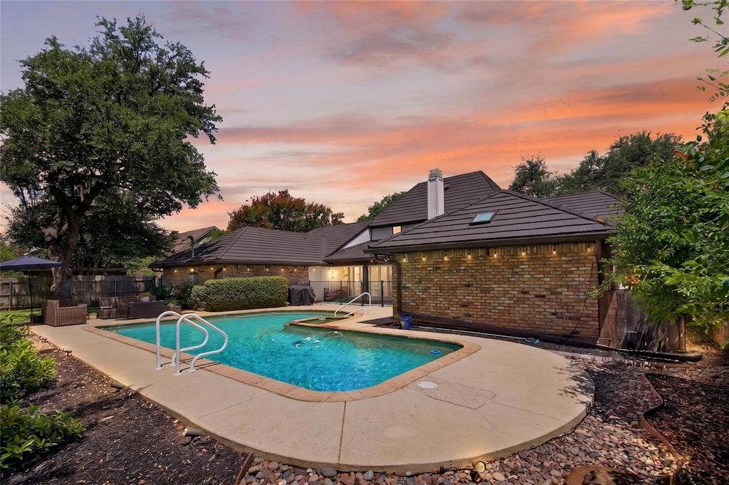 405 Charleston Court, Hurst, TX 76054 405 Charleston Court, Hurst, TX 76054