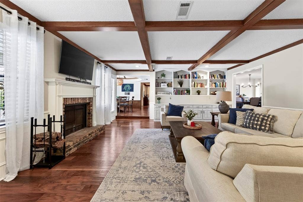405 Charleston Court, Hurst, TX 76054 405 Charleston Court, Hurst, TX 76054