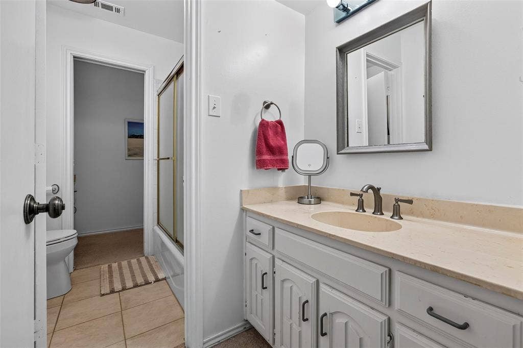 405 Charleston Court, Hurst, TX 76054 405 Charleston Court, Hurst, TX 76054