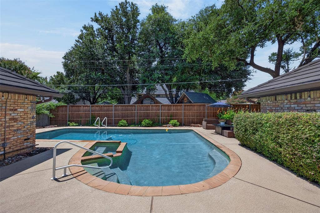 405 Charleston Court, Hurst, TX 76054 405 Charleston Court, Hurst, TX 76054