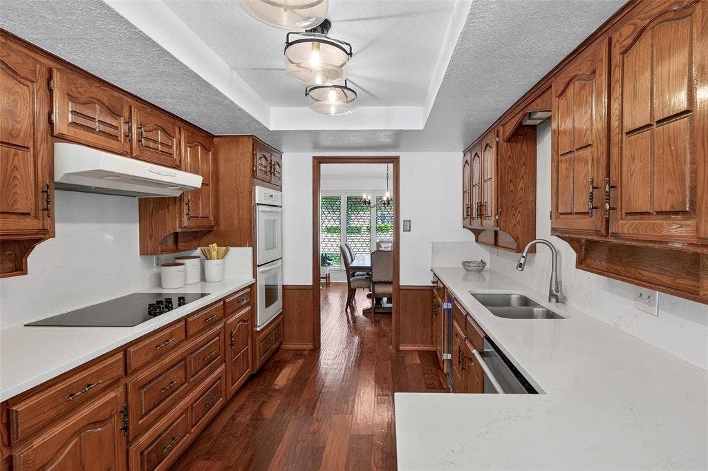 405 Charleston Court, Hurst, TX 76054 405 Charleston Court, Hurst, TX 76054