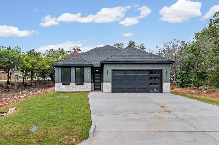 Property photo for 5108 Stoneridge Drive, Granbury, TX
