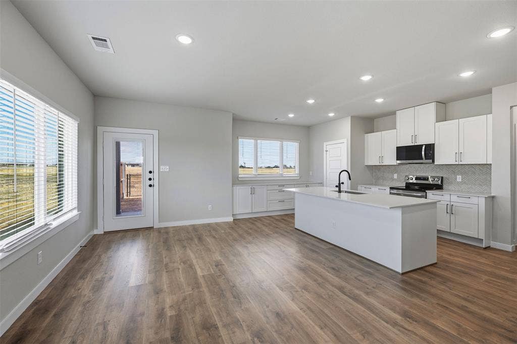 4062 LeCroy Court, Midlothian, TX 76065 4062 LeCroy Court, Midlothian, TX 76065
