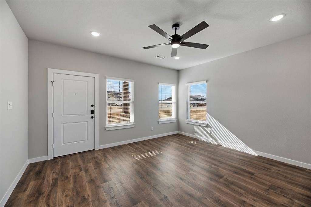 4062 LeCroy Court, Midlothian, TX 76065 4062 LeCroy Court, Midlothian, TX 76065