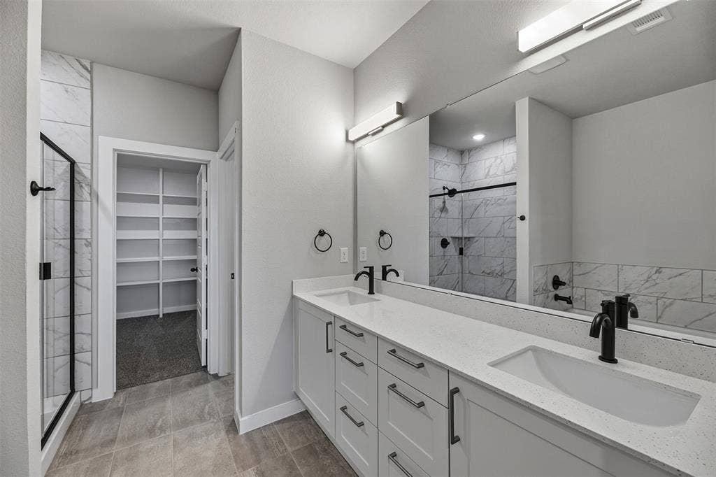 4062 LeCroy Court, Midlothian, TX 76065 4062 LeCroy Court, Midlothian, TX 76065