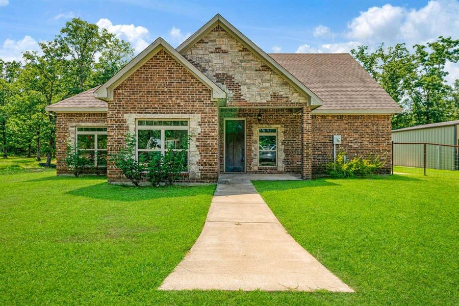 Property photo for 821 County Road 43830, Paris, TX