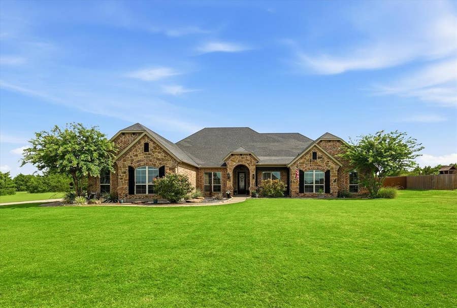 Property photo for 7030 Brooke Boulevard, Midlothian, TX