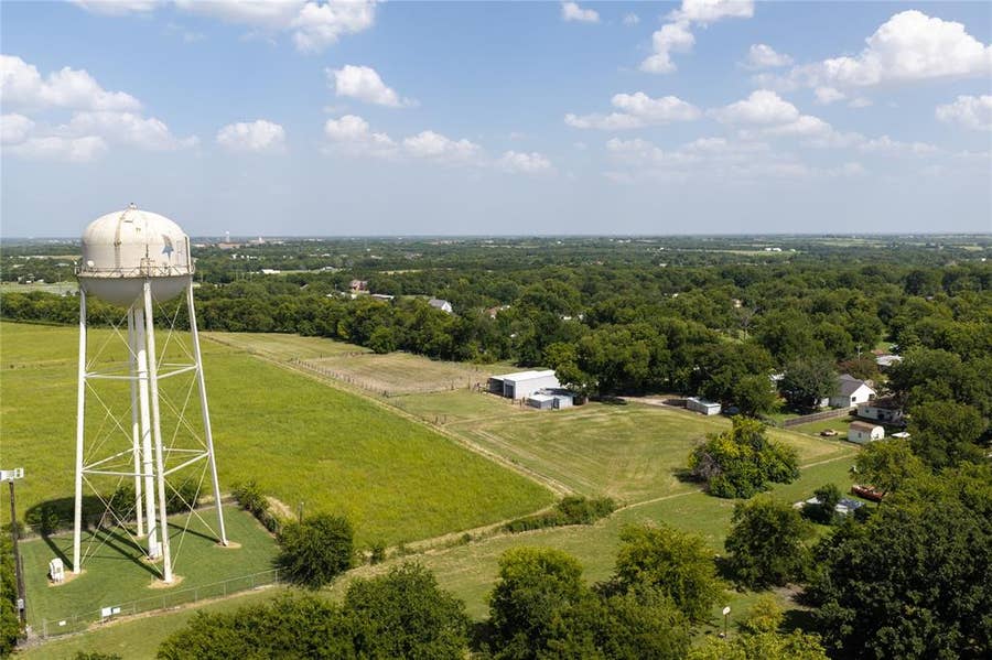 Property photo for 205 Murchison Street, Farmersville, TX