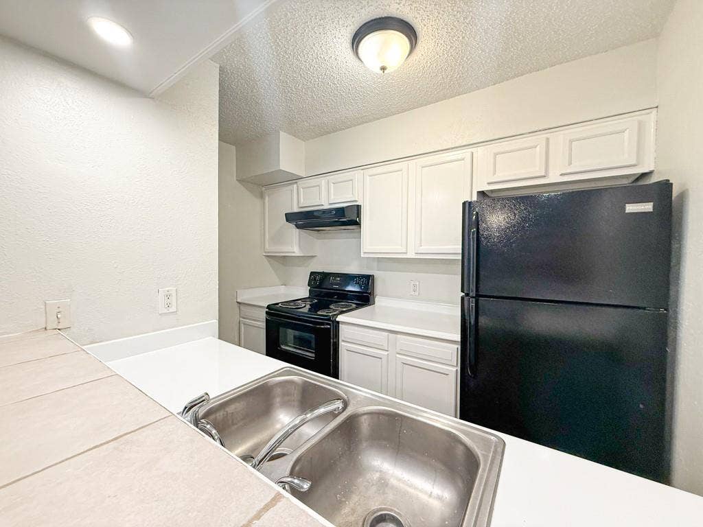 2833 Kings Road, #210, Dallas, TX 75219 2833 Kings Road, #210, Dallas, TX 75219
