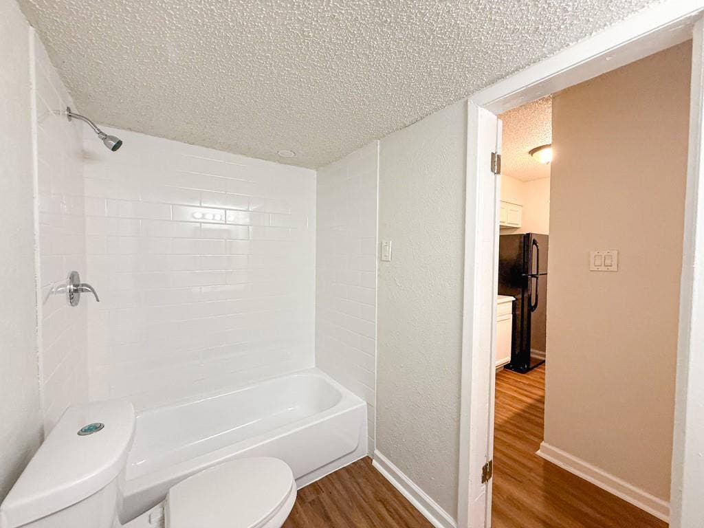 2833 Kings Road, #210, Dallas, TX 75219 2833 Kings Road, #210, Dallas, TX 75219