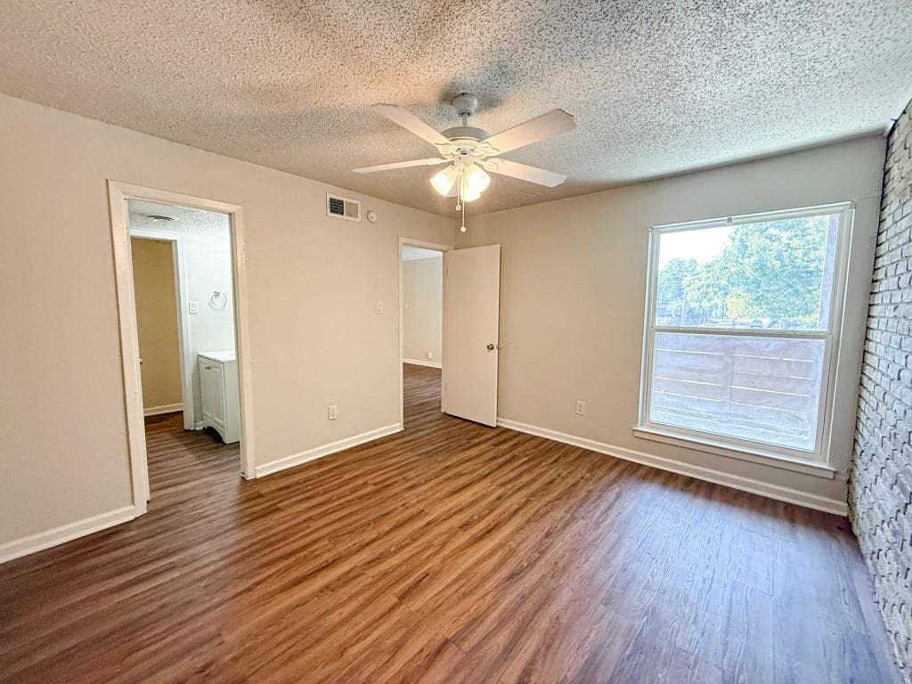 2833 Kings Road, #210, Dallas, TX 75219 2833 Kings Road, #210, Dallas, TX 75219