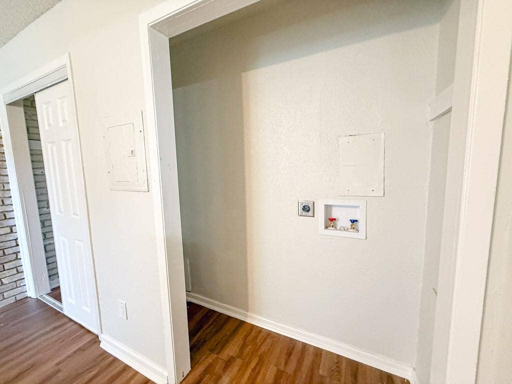 2833 Kings Road, #210, Dallas, TX 75219 2833 Kings Road, #210, Dallas, TX 75219