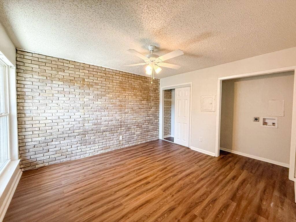 2833 Kings Road, #210, Dallas, TX 75219 2833 Kings Road, #210, Dallas, TX 75219
