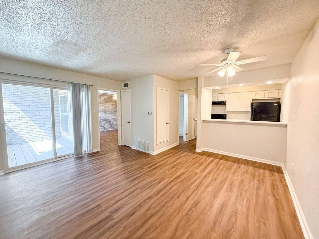 2833 Kings Road, #210, Dallas, TX 75219 2833 Kings Road, #210, Dallas, TX 75219