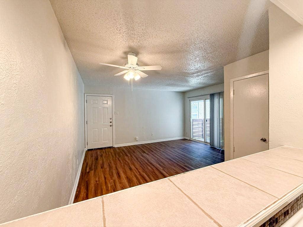 2833 Kings Road, #210, Dallas, TX 75219 2833 Kings Road, #210, Dallas, TX 75219